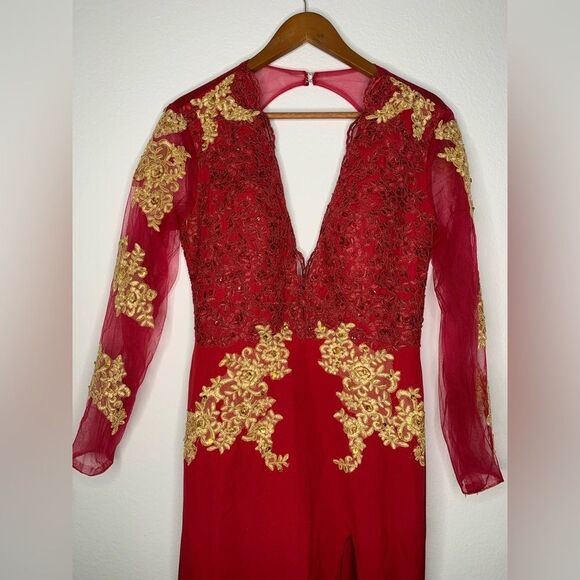 Luxurious Red and Gold Long Sleeve Gown - Picture 2 of 10